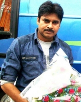 pawan-kalyans-cameraman-ganga-tho-rambabu-onlocation-stills-1