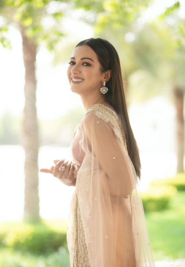 catherine-tresa-latest-photos_4