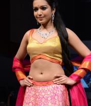 catherine-tresa-ramp-walk-photos-at-hyderabad-fashion-week-15
