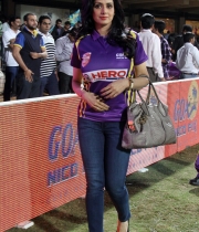 ccl-4-karnataka-bulldozers-vs-bengal-tigers-match-photos-7
