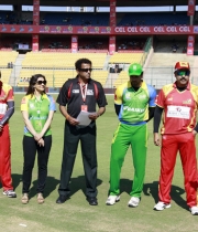 ccl-4-kerala-strikers-vs-telugu-warriors-match-photos-1
