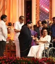 celebrities-at-indian-cinema-100-years-celebrations-45