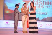 celebrities-at-southspin-fashion-awards-2012-73