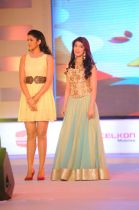 celebrities-at-southspin-fashion-awards-2012-80