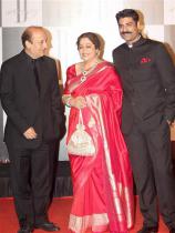 celebs-at-amitabh-bachchan-birthday-2012-bash-photos-13 celebs-at-amitabh-bachchan-birthday-2012-bash-photos-13