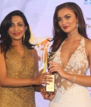 celebs-at-audi-ritz-icon-awards-2013-63