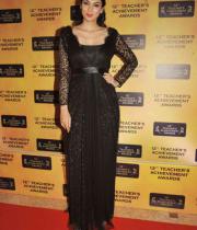 celebs-at-teacher-achievement-awards-photos-05