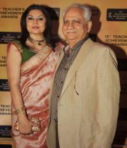 celebs-at-teacher-achievement-awards-photos-08