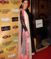 celebs-at-teacher-achievement-awards-photos-32