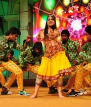 celebs-dance-performance-at-santosham-awards-function-12