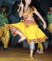 celebs-dance-performance-at-santosham-awards-function-9