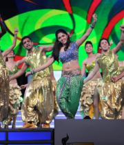 celebs-dance-performances-at-60th-filmfare-awards-17