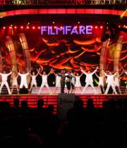 celebs-dance-performances-at-60th-filmfare-awards-9