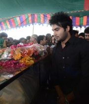 celebrities-pay-homage-to-uday-kiran-photos-116