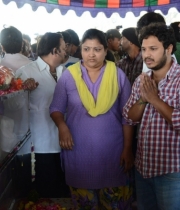 celebrities-pay-homage-to-uday-kiran-photos-121
