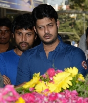 celebrities-pay-homage-to-uday-kiran-photos-156