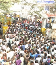 celebrities-pay-homage-to-uday-kiran-photos-33