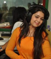 charmi-birthday-celebrations-at-98-3-radio-mirchi-fm-11