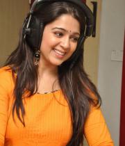 charmi-birthday-celebrations-at-98-3-radio-mirchi-fm-3