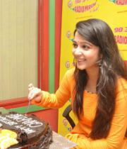 charmi-birthday-celebrations-at-98-3-radio-mirchi-fm-9