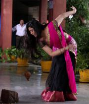 charmi-latest-saree-photos-17