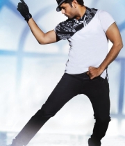 chinnadana-neekosam-movie-latest-stills-2