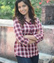 color-swathi-photos-in-jeans-15