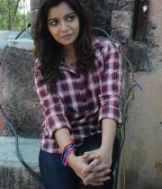 color-swathi-photos-in-jeans-4