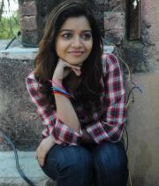 color-swathi-photos-in-jeans-7