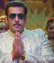 dabangg-2-movie-stills-12