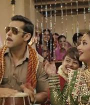 dabangg-2-movie-stills-3