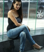 deeksha-panth-hot-stills-in-black-dress-17