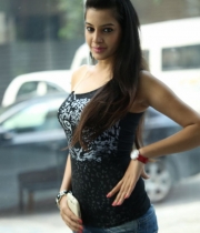 deeksha-panth-hot-stills-in-black-dress-29