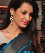 diksha-panath-at-pochampalli-cotton-mela-08