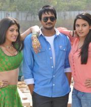 dilunnodu-movie-stills-03