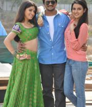 dilunnodu-movie-stills-06