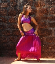 druthi-hot-navel-pics-6