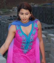 gayatri-photo-in-dorakadu-movie-11