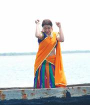 gayatri-photo-in-dorakadu-movie-12