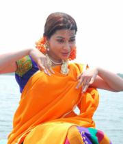 gayatri-photo-in-dorakadu-movie-14