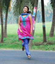 gayatri-photo-in-dorakadu-movie-9