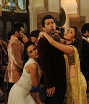 grand-masti-movie-hot-gallery-latest-5