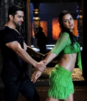 grand-masti-movie-hot-gallery-latest-6