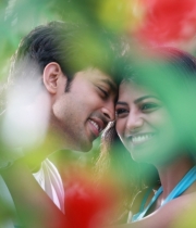 green-signal-movie-stills-3