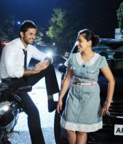 gunde-jaari-gallanthayyinde-movie-stills-4