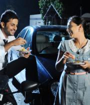 gunde-jaari-gallanthayyinde-movie-stills-5