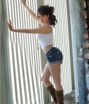 gurleen-chopra-new-photos-2