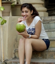 gurleen-chopra-hot-photoshoot-photos-10