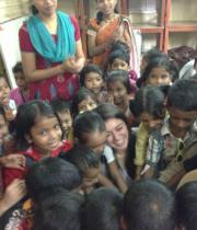 hansika-motwani-2013-birthday-celebrations-06