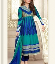 hansika-in-salwars-latest-photos-1